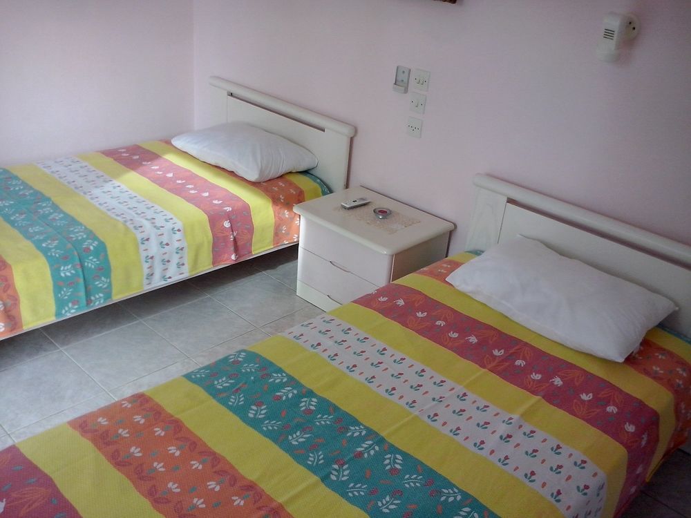 Aloni Studios & Apartments Ласси Экстерьер фото