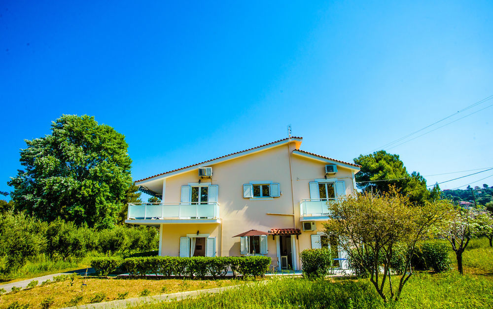 Aloni Studios & Apartments Ласси Экстерьер фото
