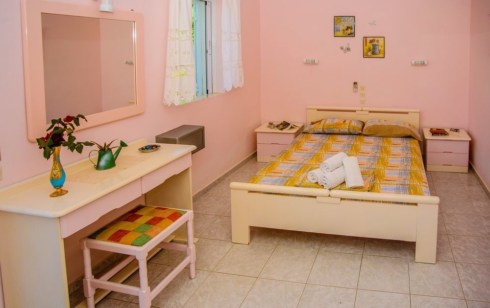 Aloni Studios & Apartments Ласси Экстерьер фото