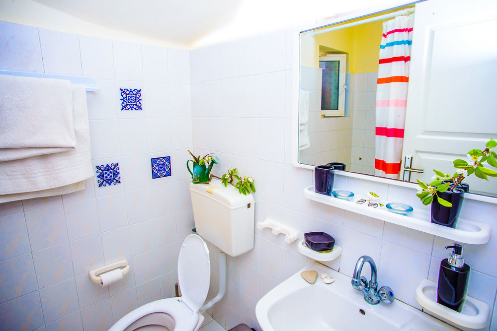 Aloni Studios & Apartments Ласси Экстерьер фото