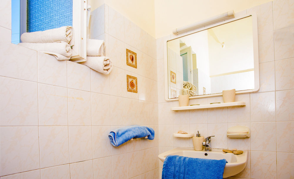 Aloni Studios & Apartments Ласси Экстерьер фото